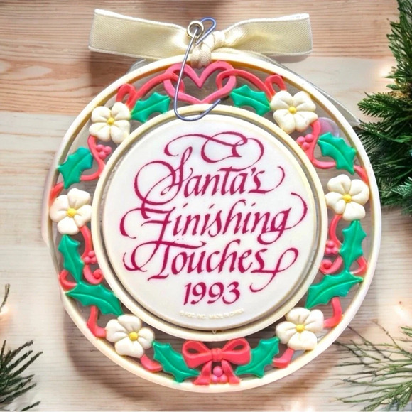 VINTAGE 1993 Carlton Cards Heirloom Collection Santa Claus Christmas Ornament - Picture 2 of 8